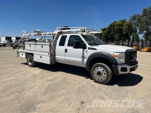 Ford F-450 Tovornjaki s kesonom/platojem