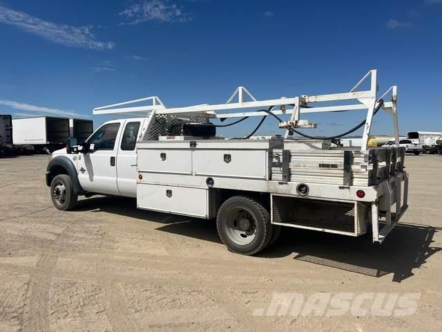 Ford F-450 Tovornjaki s kesonom/platojem