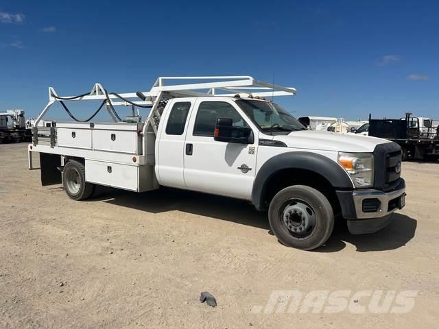 Ford F-450 Tovornjaki s kesonom/platojem