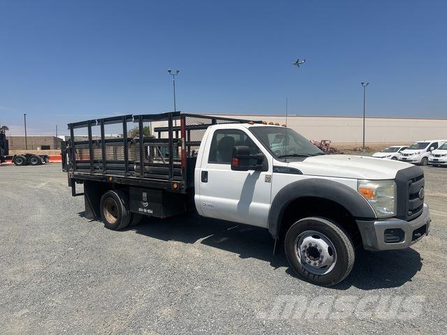 Ford F-450 Tovornjaki s kesonom/platojem
