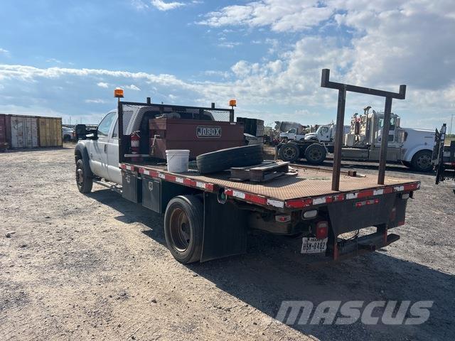 Ford F-450 Tovornjaki s kesonom/platojem