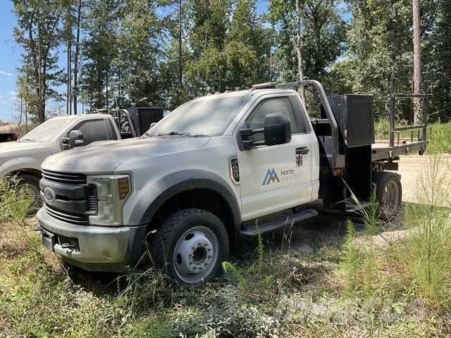 Ford F-450 Tovornjaki s kesonom/platojem
