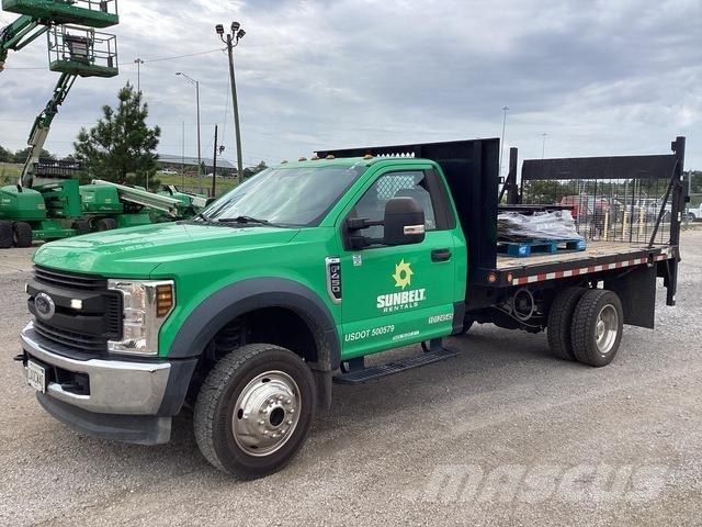 Ford F-450 Tovornjaki s kesonom/platojem