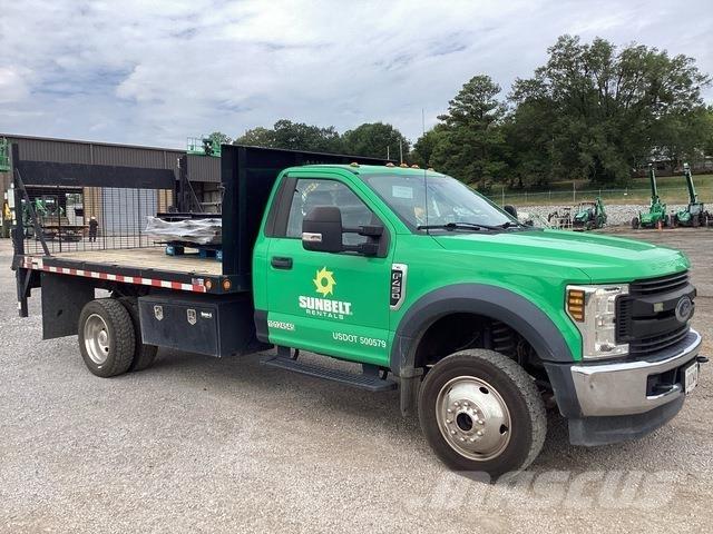 Ford F-450 Tovornjaki s kesonom/platojem