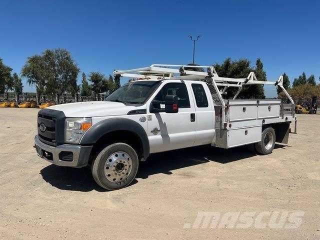 Ford F-450 Tovornjaki s kesonom/platojem