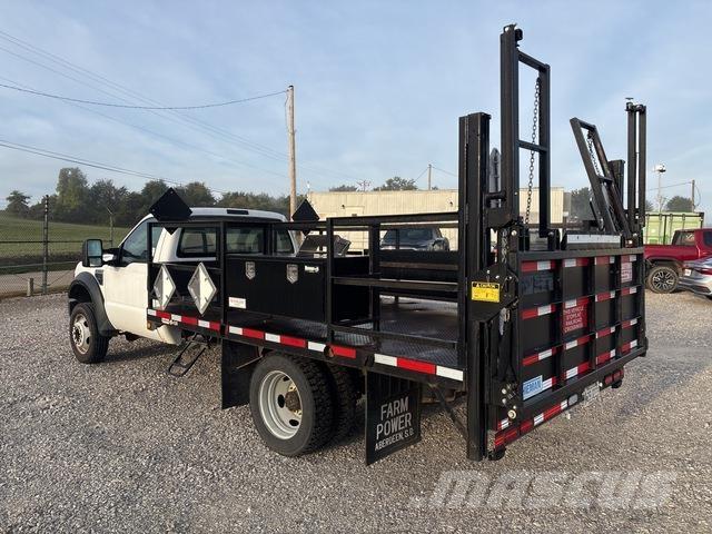 Ford F-450 Tovornjaki s kesonom/platojem