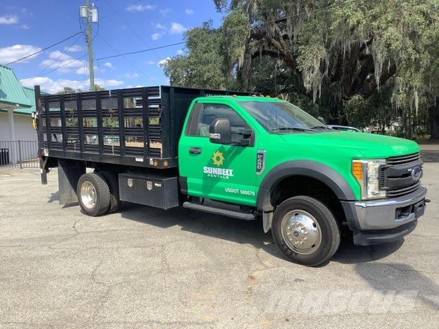 Ford F-450 Tovornjaki s kesonom/platojem