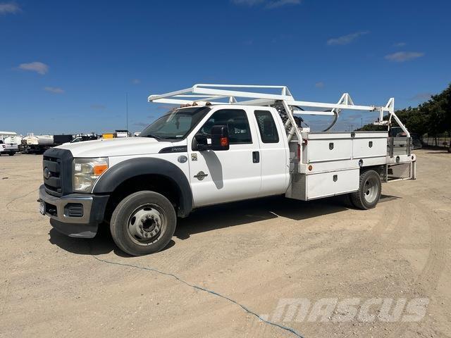 Ford F-450 Tovornjaki s kesonom/platojem