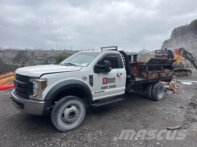 Ford F-450 Tovornjaki s kesonom/platojem