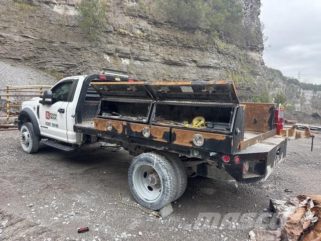 Ford F-450 Tovornjaki s kesonom/platojem