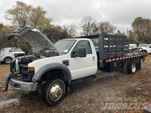 Ford F-550 Tovornjaki s kesonom/platojem