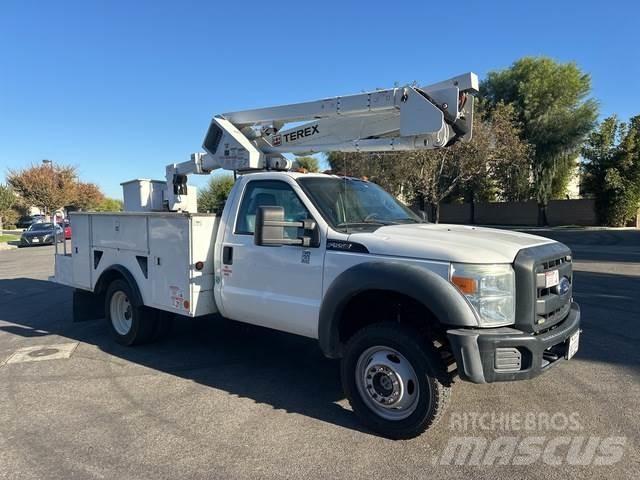 Ford F-550 Avtokošare