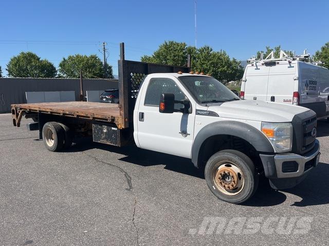 Ford F-550 Tovornjaki s kesonom/platojem