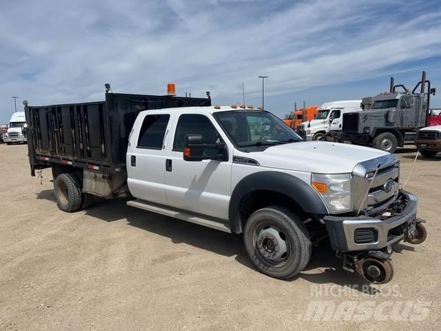 Ford F-550 Tovornjaki s kesonom/platojem