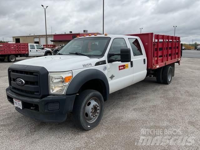 Ford F-550 Tovornjaki s kesonom/platojem