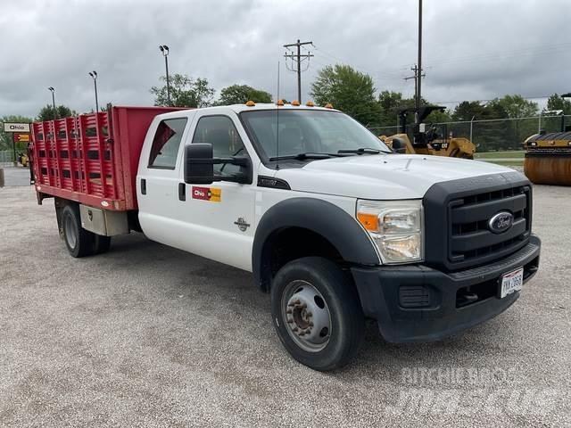 Ford F-550 Tovornjaki s kesonom/platojem