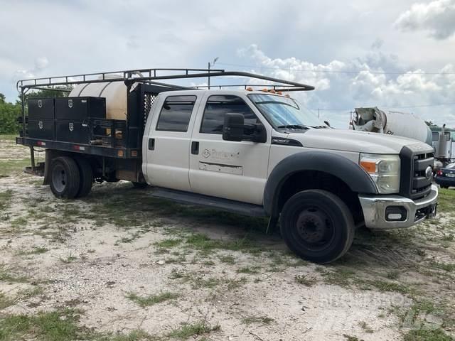 Ford F-550 Tovornjaki s kesonom/platojem