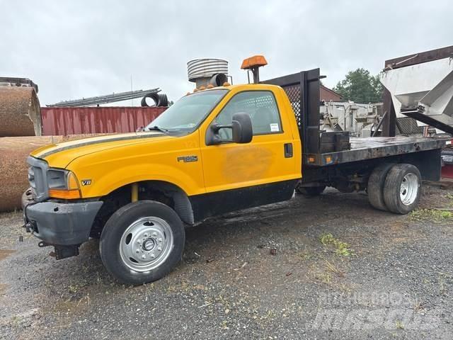 Ford F-550 Tovornjaki s kesonom/platojem