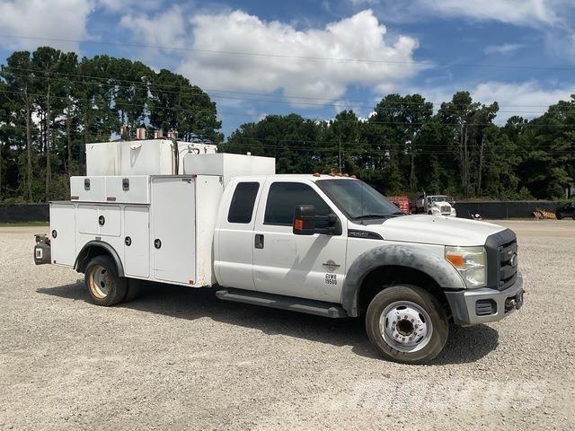 Ford F-550 Tovornjaki cisterne