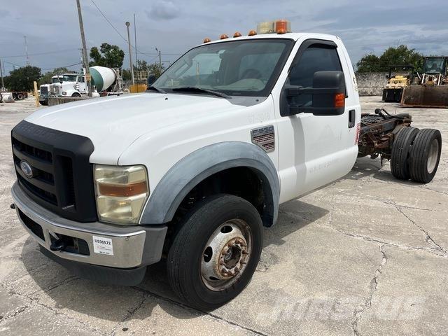 Ford F-550 Kabine in notranjost