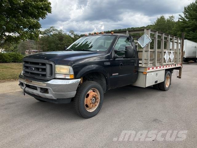 Ford F-550 Tovornjaki s kesonom/platojem