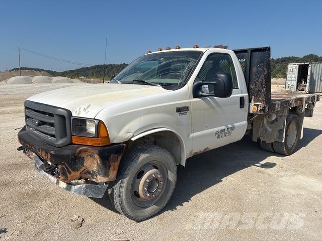 Ford F-550 Tovornjaki s kesonom/platojem