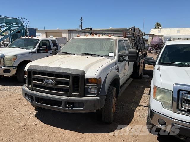 Ford F-550 Tovornjaki s kesonom/platojem