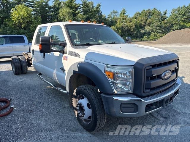 Ford F-550 Kabine in notranjost