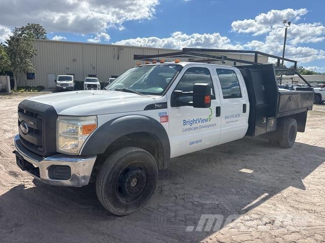 Ford F-550 Tovornjaki s kesonom/platojem