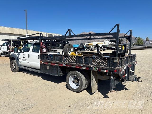 Ford F-550 Tovornjaki z žerjavom