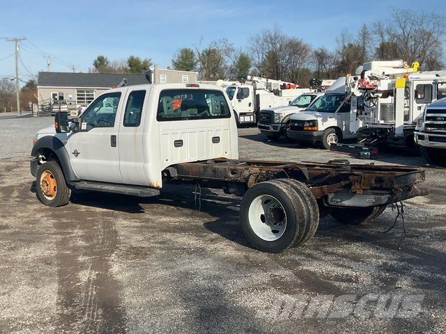 Ford F-550 Kabine in notranjost