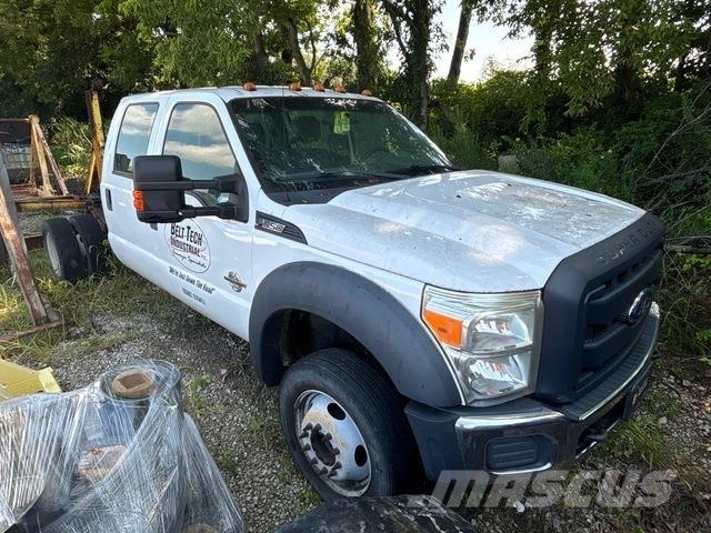 Ford F-550 XL Kabine in notranjost