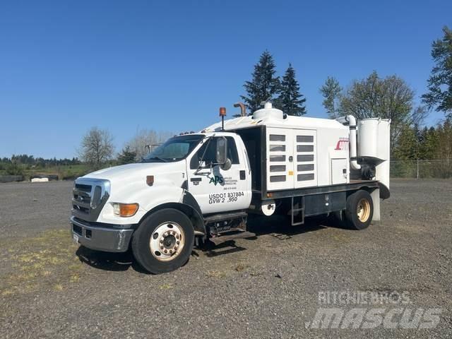 Ford F-650 Bagri goseničarji