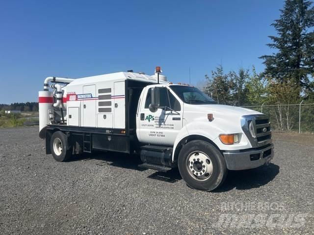 Ford F-650 Bagri goseničarji