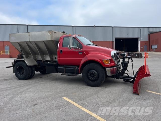 Ford F-650 Snežne deske in plugi