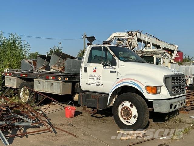 Ford F-650 Tovornjaki s kesonom/platojem