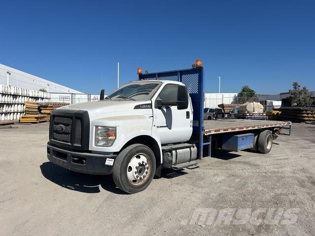Ford F-650 Tovornjaki s kesonom/platojem