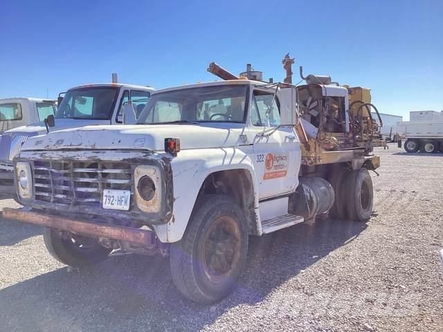 Ford F-700 Mobilni vrtalni tovornjaki