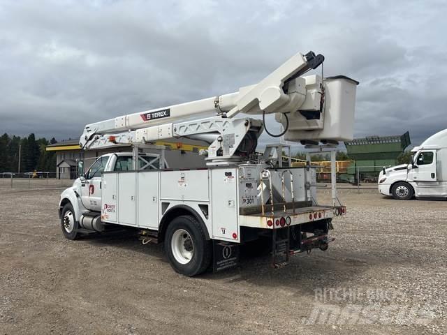 Ford F-750 Avtokošare