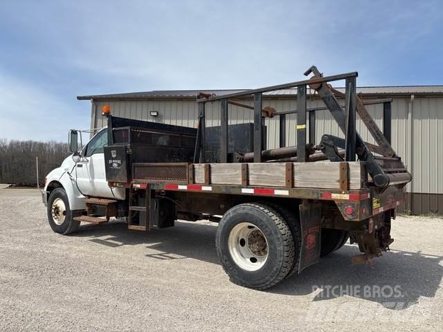 Ford F-750 Drugo