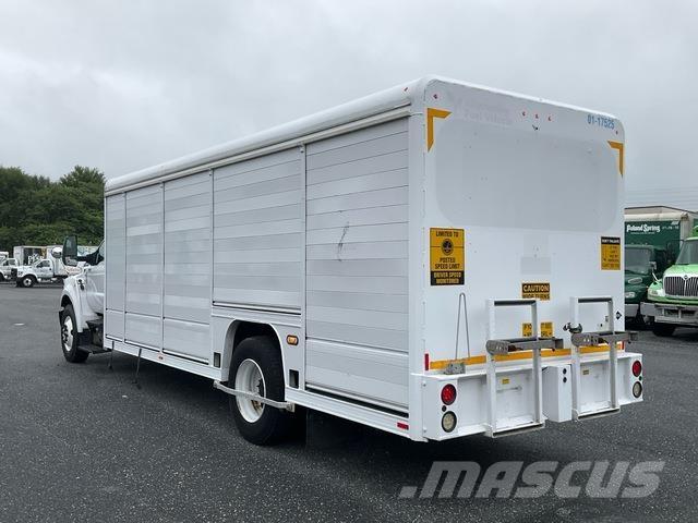 Ford F-750 Tovornjaki za prevoz pijač