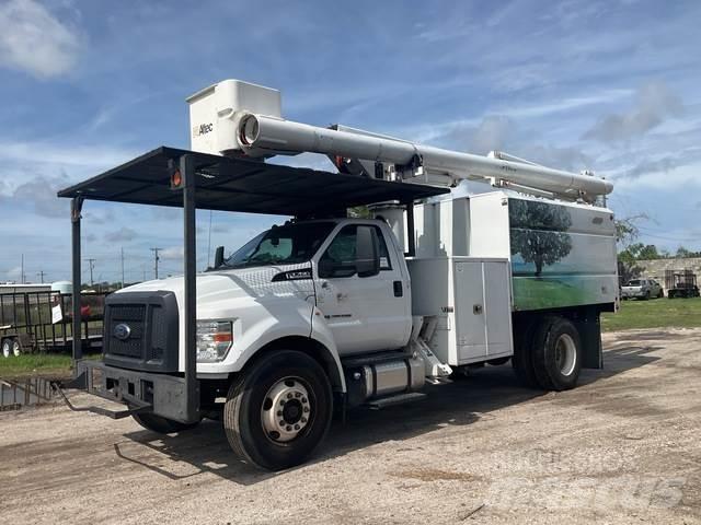 Ford F-750 Avtokošare