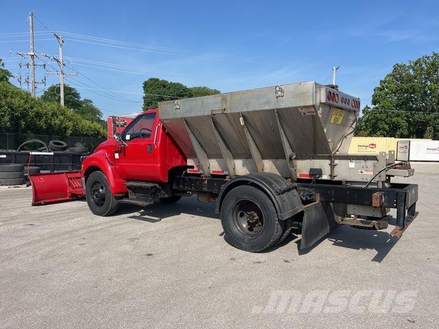 Ford F-750 Snežne deske in plugi
