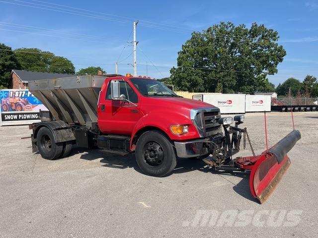 Ford F-750 Snežne deske in plugi