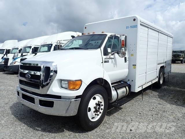Ford F-750 Tovornjaki za prevoz pijač