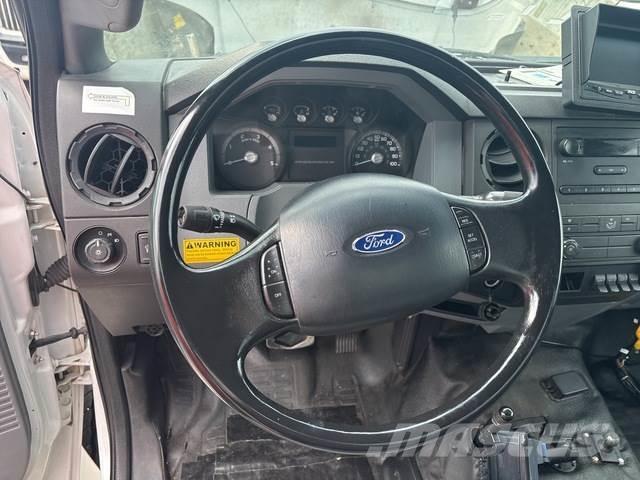 Ford F-750 Tovornjaki za prevoz pijač