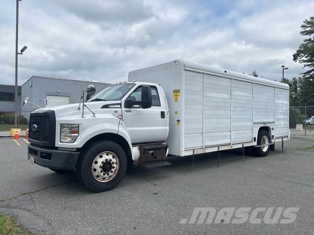 Ford F-750 Tovornjaki za prevoz pijač