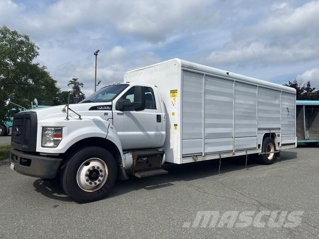Ford F-750 Tovornjaki za prevoz pijač