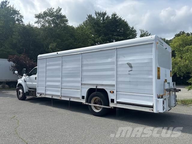 Ford F-750 Tovornjaki za prevoz pijač