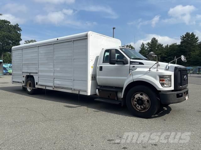 Ford F-750 Tovornjaki za prevoz pijač